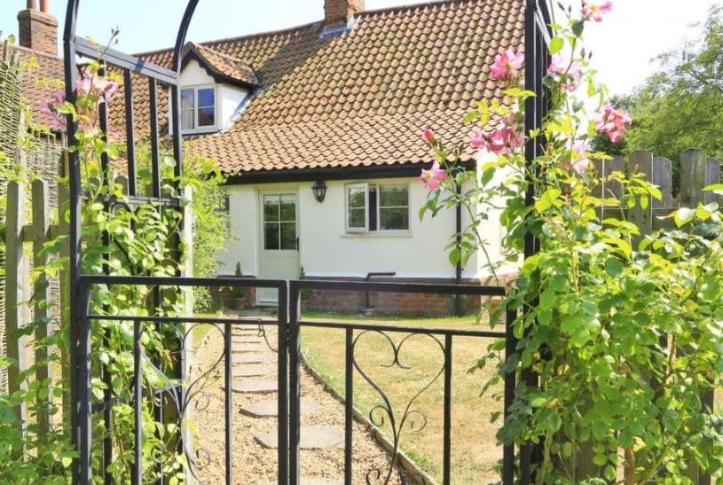 Dreamy Suffolk Country Cottage Escape Aldeby Экстерьер фото